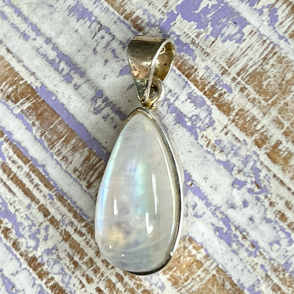 Quartz Oval Pendant Necklace-The Gaia Healing Stone