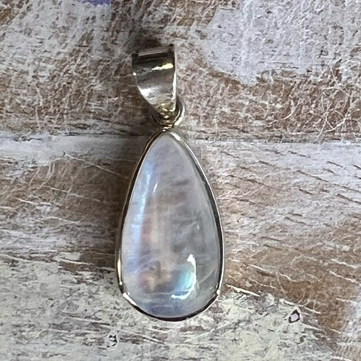 Quartz Oval Pendant Necklace-The Gaia Healing Stone